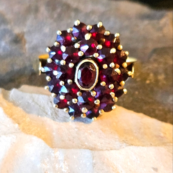 14K Jewelry - Vintage Bohemian Garnet 14K Yellow Gold Ring